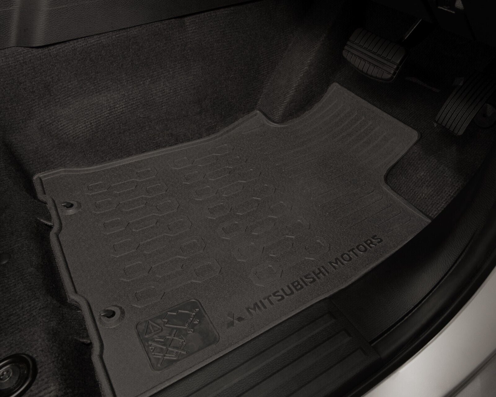 Genuine Mitsubishi Triton MV Low Edge Rubber Floor Mats Set Of 4 2023 - Onwards