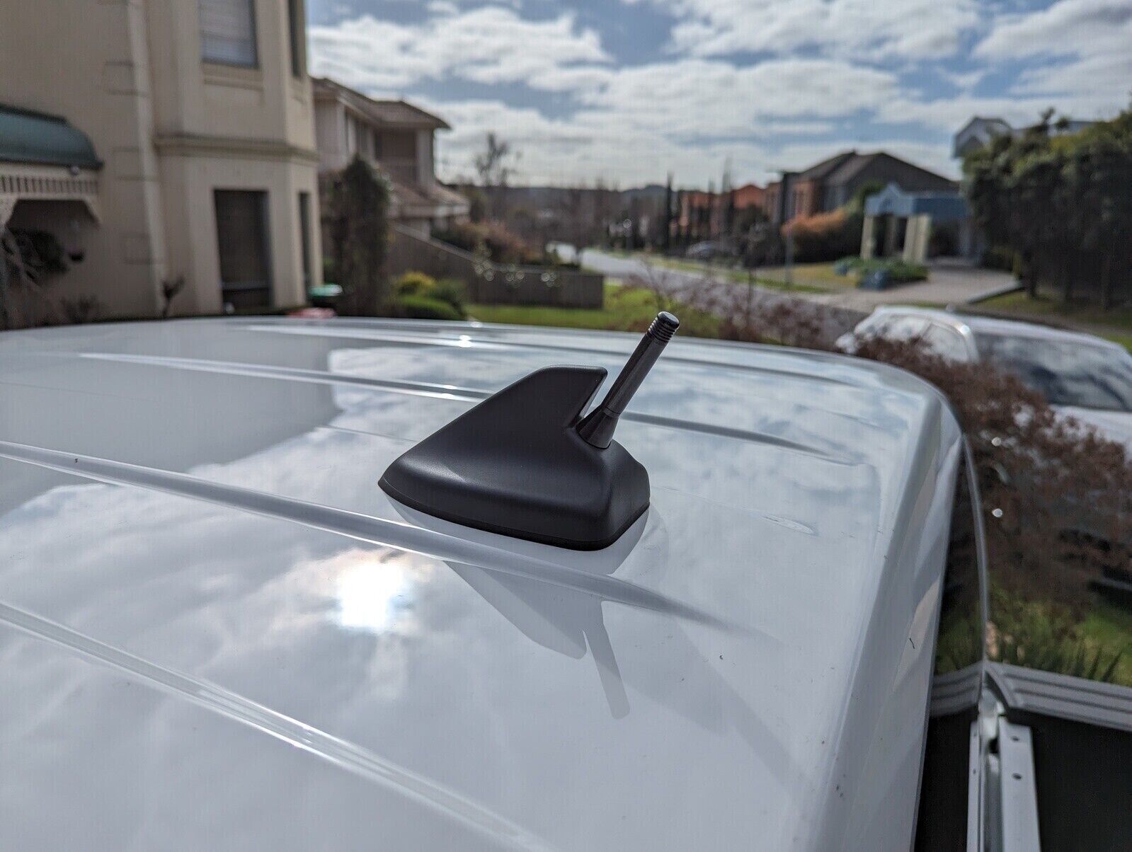 Antenna Aerial Stubby Bee Sting for Volkswagen Amarok NF Next Gen Black Carbon