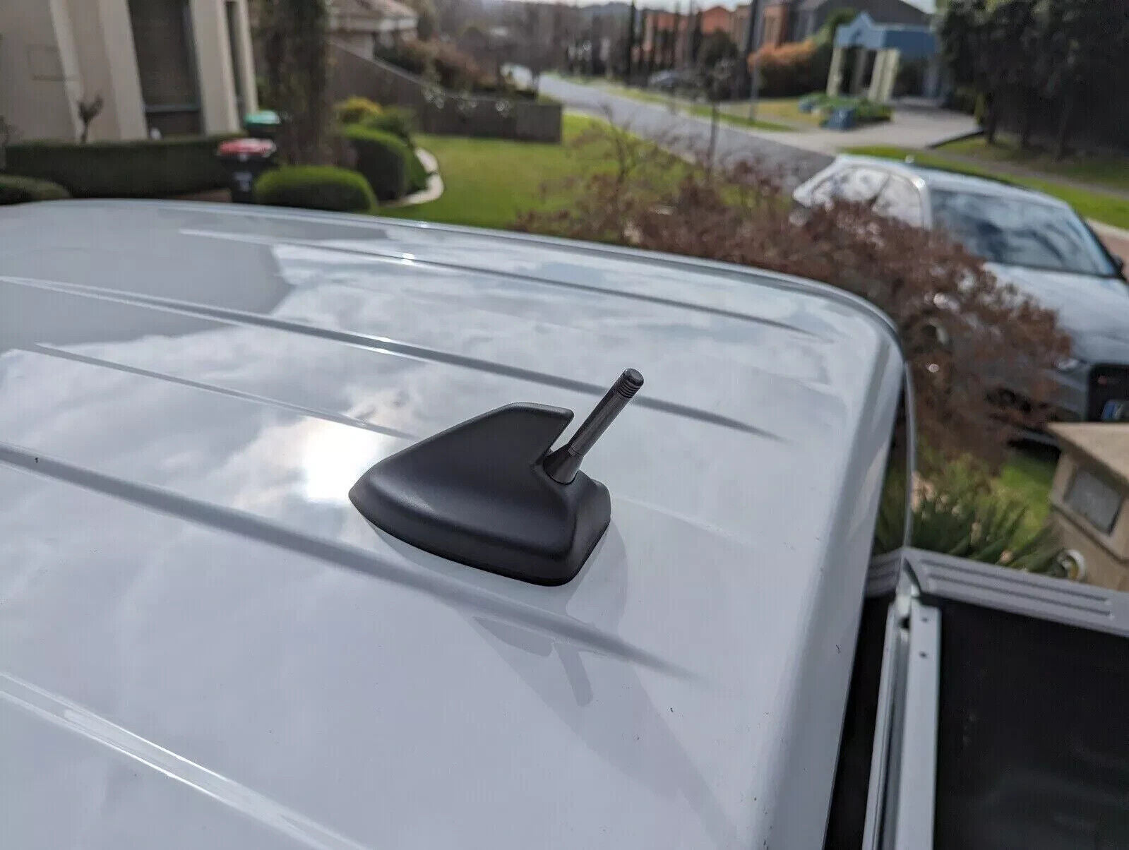 Antenna/Aerial Stubby Bee Sting for Ford Ranger Platinum Next Gen 7.5cm Black