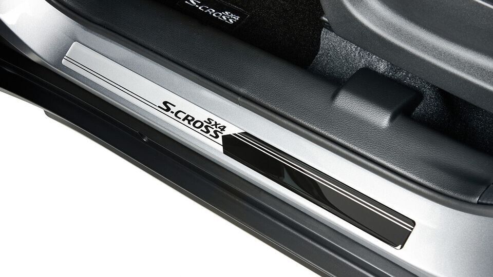 Genuine Suzuki s-cross SX4 Facelift Door Sill Guard Set 2017 - Onwards
